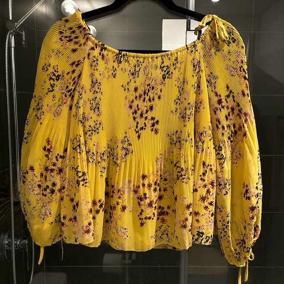 Wilfred off the shoulder blouse - Picture 2 of 4